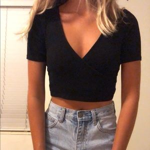 • Black Ribbed Crop Top
